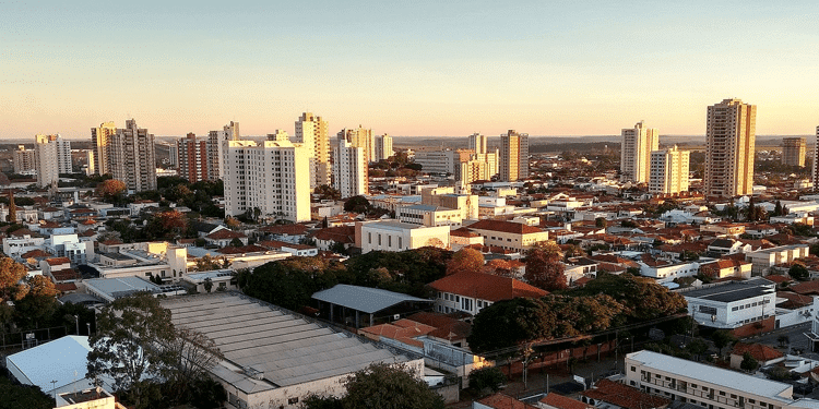 ☀️SOL E CHUVA EM ARARAQUARA ☀️ - Araraquara 24 horas